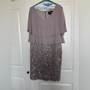 Alex evenings Chiffon Capelet Sequin Cocktail Dress size 14 Dusty Lilac color.